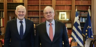 Συνάντηση Κωνσταντίνου Τασούλα και Γιώργου Παπανδρέου στο Προεδρικό Μέγαρο- Τι συζήτησαν