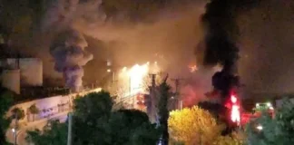 Υπό μερικό έλεγχο η φωτιά στο Πέραμα: Διαρροή καυσίμων δείχνουν τα πρώτα στοιχεία