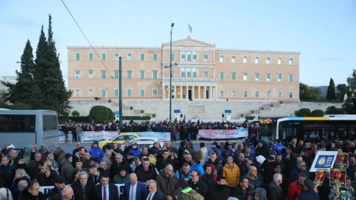 sigedrosi-stratiwtikoi-1200x675