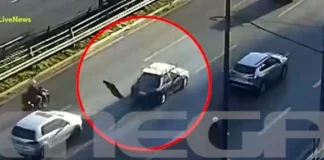 Τηλεόραση «πέταξε» από σχάρα αυτοκινήτου και ο οδηγός δεν το πήρε χαμπάρι (βίντεο)