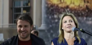 Πυρά Ιάσονα Αποστολόπουλου κατά Μαρίας Καρυστιανού για την τραγωδία στη Χίο: «Είναι τα παιδιά εισβολείς;»