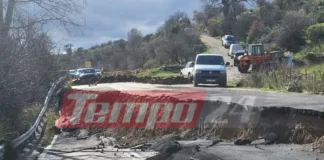 Η Πατρών – Τριπόλεως «κόπηκε» στα δύο λόγω καθίζησης 3 μέτρων: Αποκλεισμένα χωριά, κάτοικοι μεταφέρουν με τα πόδια τρόφιμα