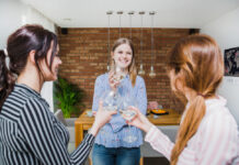 Home mixology: Πώς να φέρεις την εμπειρία ενός καλού μπαρ στο σαλόνι σου