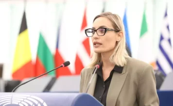 Μελέτη: Να φύγουμε από το «τρυπάκι» ότι «δεν αγγίζουμε» τη Μαρία Καρυστιανού
