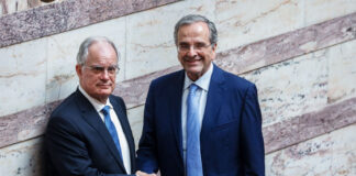 Αντώνης Σαμαράς σε Κωνσταντίνο Τασούλα: «Σε λάθος κατεύθυνση» τα εθνικά, αδιέξοδα στο εσωτερικό