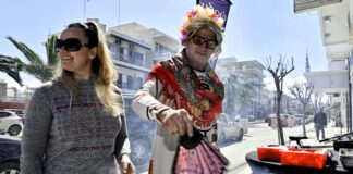 Τσικνοπέμπτη: Χρήσιμες συμβουλές για τέλειο ψήσιμο στα κάρβουνα και ζουμερό κρέας