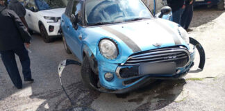 Ζημιές σε έξι ΙΧ από την τρελή πορεία του 20χρονου χωρίς δίπλωμα- «Θα δουλέψω να σας τα πληρώσω»