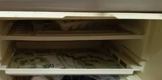 Aνήλικος διακινούσε πλαστά χαρτονομίσματα και κάρτες ΑΤΜ