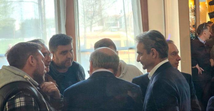 mitsotakis_agrotes_maketa