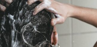 Μεγάλη Παρασκευή: Γιατί «απαγορεύεται» να λουστούμε σήμερα – Τι αναφέρει το έθιμο