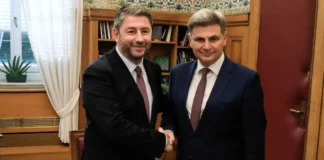 Και επίσημα στο ΠΑΣΟΚ ο ευρωβουλευτής Νικόλας Φαραντούρης – Η συνάντηση με τον Νίκο Ανδρουλάκη