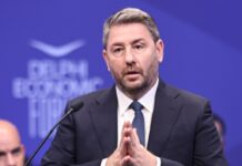 ΠΑΣΟΚ: Σκιώδης κυβέρνηση εν μέσω γκρίνιας για τις χαμηλές πτήσεις στις δημοσκοπήσεις