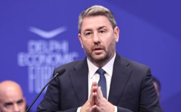 ΠΑΣΟΚ: Σκιώδης κυβέρνηση εν μέσω γκρίνιας για τις χαμηλές πτήσεις στις δημοσκοπήσεις