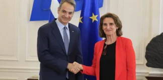 Μητσοτάκης σε αντιπρόεδρο Κομισιόν: «Η Ελλάδα πρωτοπόρος στις ΑΠΕ»