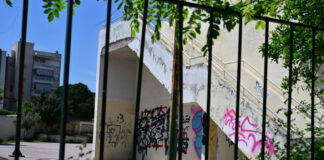 «Είδα σοβάδες, όχι σπασμένο κάγκελο»