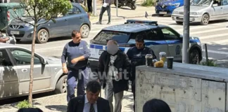 Στα δικαστήρια ο 67χρονος που εισέβαλε με σφυρί σε τράπεζα: «Δεν μπήκε όλη η σύνταξη»