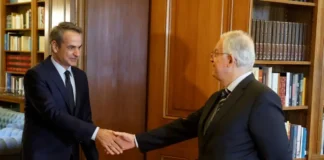 Μητσοτάκης σε Τασούλα: Η αναδιάταξη του πολιτικού σκηνικού δεν μας αφορά, οι εκλογές θα γίνουν σε έναν χρόνο