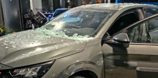 Αυτοκίνητο εισέβαλε σε παντοπωλείο – Τραυματίες ο οδηγός και ο ιδιοκτήτης