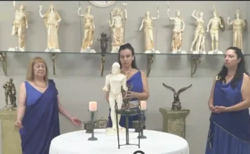 Οι τελετές, οι πιστοί και το «ιερό» ταμείο των Δωδεκαθεϊστών – «Ένιωσα την ανάγκη να γίνω ιέρεια» (βίντεο)