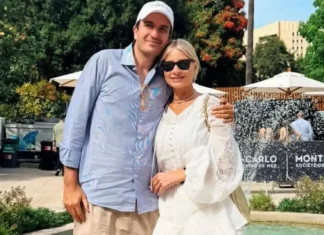 Η Φαίη Σκορδά δημοσίευσε πρώτη φορά φωτογραφία στην αγκαλιά του Αλέξανδρου Αθανασιάδη