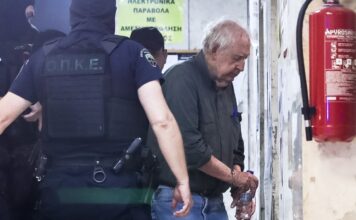 «Αυτός που είναι 83 χρονών έχει και 17 φόνους στην πλάτη του»