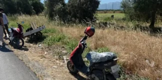 Μηχανάκι «καρφώθηκε» σε καρότσα που έσερνε σταματημένη μοτοσικλέτα