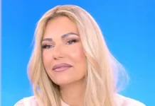Τίνα Μεσσαροπούλου: Έχω δει τον εαυτό μου με ΑΙ να κλαίει έξω από την εντατική και τον άντρα μου σε καροτσάκι