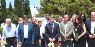 Πολιτικό μνημόσυνο στο Α΄ Νεκροταφείο στη μνήμη του Ανδρέα Παπανδρέου, ποια στελέχη του ΠΑΣΟΚ έδωσαν το «παρών»