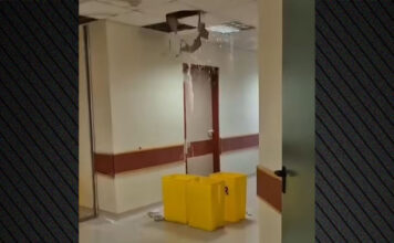 Πλημμύρισε και κατέρρευσε μέρος ψευδοροφής στο νοσοκομείο της Ρόδου (βίντεο)