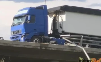 Νταλίκα ντελάπαρε λόγω βροχής