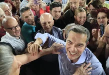 Ο Αλέξης Τσίπρας στη Νίκαια: Τα παρατράγουδα, ο Μητσοτάκης και οι παλιοί Αριστεροί που βρέθηκαν στην εκδήλωση της ΕΛΑΣ