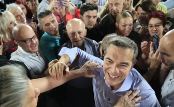Ο Τσίπρας ανακοινώνει σήμερα τη «σκιώδη κυβέρνησή» του, λήγει το τελεσίγραφο προς Φάμελλο για τη στήριξη της ΕΛΑΣ