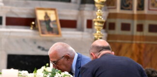 Νικήτας Κακλαμάνης για Μάρω Κοντού: Πάλεψε σχεδόν μόνη της δύο χρόνια με τον καρκίνο