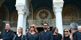 «Θα πρέπει να σου πω μια οριστική καληνύχτα»: «Τελευταία υπόκλιση» στη Μάρω Κοντού