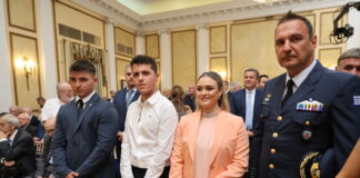 Οι αριστούχοι των Πανελλαδικών, η δασκάλα και ο πιλότος F-16 τιμητικοί προσκεκλημένοι στο Προεδρικό Μέγαρο
