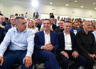 Η «πρώτη σειρά» του Κουρέτα και τα μηνύματα