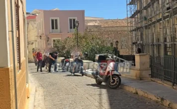 Απολογούνται δήμαρχος, αντιδήμαρχος και ακόμη 2 άτομα για τη φωτιά στην Πάρο – Το χρονικό των συλλήψεων