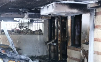 Σύσσωμη καταδίκη από την αντιπολίτευση για τις εμπρηστικές επιθέσεις κατά στελεχών της ΝΔ: «Η βία δεν έχει καμία θέση στη Δημοκρατία»