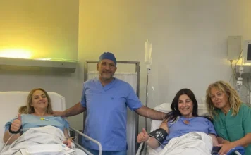 Δύο αδελφές γέννησαν την ίδια ημέρα αγοράκια με ακριβώς το ίδιο βάρος