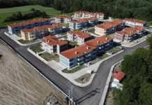 Η ΔΥΠΑ δρομολογεί την παράδοση άνω των 10.000 εργατικών κατοικιών κλείνοντας εκκρεμότητες δεκαετιών