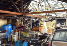 Φωτιά σε πάρκινγκ κατοικίας: 85χρονος άναψε αναπτήρα για να δει τι περιείχε μπιτόνι και έγινε ανάφλεξη