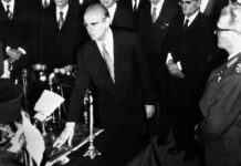 24 Ιουλίου 1974: Η μέρα που επέστρεψε η δημοκρατία στην Ελλάδα (βίντεο)
