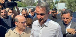 Στο Ιπποκράτειο Θεσσαλονίκης ο Κυριάκος Μητσοτάκης, επισκέπτεται τους τραυματίες της βομβιστικής επίθεσης