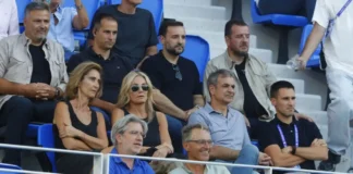 Ο Κωνσταντίνος Μητσοτάκης μαζί με τον Κυριάκο Μητσοτάκη και την Μαρέβα Γκραμπόφσκι στο πλευρό της Σάκκαρη (βίντεο)