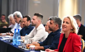 Ο οδικός χάρτης του ΣΥΡΙΖΑ ως τις εκλογές: Ανασυγκρότηση, ψηφοδέλτια και πανελλαδικές περιοδείες έως τα μέσα Σεπτεμβρίου