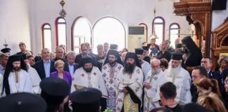 Σπαραγμός στην κηδεία του 25χρονου ήρωα πυροσβέστη που πέθανε στη φωτιά του Ρεθύμνου (φωτογραφίες)