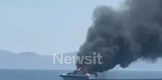 Φωτιά και πυκνοί καπνοί σε ταχύπλοο με 4 επιβαίνοντες στα ανοιχτά της Βουλιαγμένης