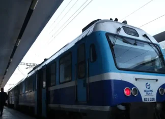 Φωτιά σε βαγόνι τρένου που ακινητοποιήθηκε στη Λάρισα