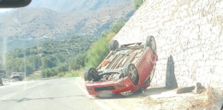 Τροχαίο με τουμπαρισμένο όχημα (φωτογραφίες)