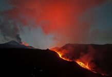 Αίτνα: Κλειστό το αεροδρόμιο της Κατάνιας στη Σικελία, λόγω ηφαιστειακής τέφρας